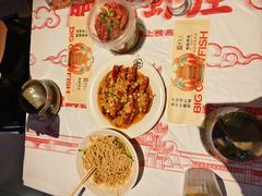 -肥肥虾庄·金牌油焖大虾(汉街SKP店)