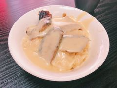 猪颈肉芝士捞公仔面-新记餐厅(香槟大厦店)