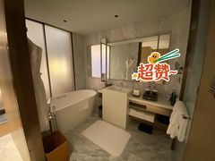 -深圳国际会展中心希尔顿酒店(前海华发冰雪世界店)