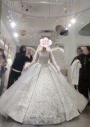 -艾米丽婚纱礼服