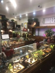 -灵彩珠宝(朗香街店)
