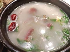 牛脸肉汤-正苑26年海鲜烤肉•牛尾汤汤饭(东港店)