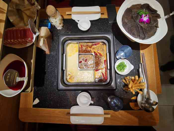 巴奴毛肚火锅(西单君太百货店)-"品种很多,味道超棒,锅底是三格的