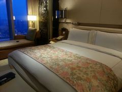 北外灘套房-上海浦东丽思卡尔顿酒店