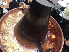 -果松木炭酸菜铜火锅·外婆参鸡汤