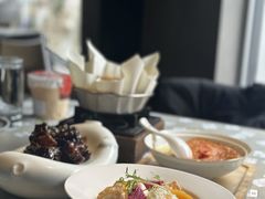 -穹六人间 people 6(岳阳路店)