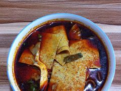红油米线-老字号杨坡红油米线腊汁肉夹馍(东四道巷店)