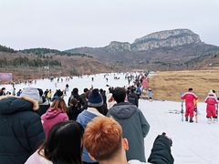 -济南卧虎山滑雪场