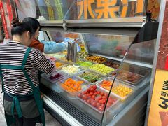 自助取餐区-老炳·七丛松甘草水果