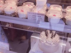 -红宝石·鲜奶小方·海派西点房(南丹店)
