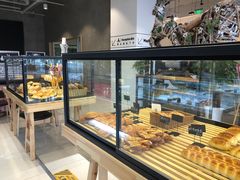 面包甜点陈列柜-熊叔熊婶面包房(团结湖店)