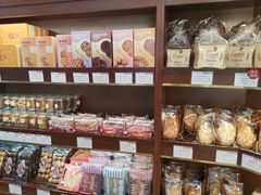 零售区-红宝石·鲜奶小方·海派西点房(联洋店)