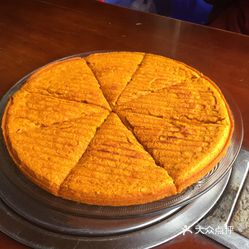 0)          四川老板开的饭店,老板人非常随和热情,菜品正宗,酥油茶