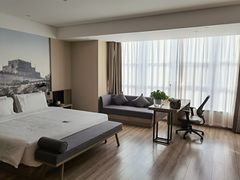 -榆林榆阳西路火车站亚朵酒店