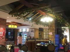 大堂-醉美东江·三文鱼·烧鸡公