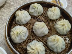荠菜鲜肉小笼包-曼曼汤包(建国西路店)