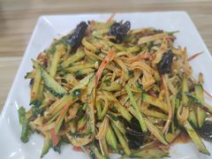 -洪姐川菜东北菜铁锅炖(天生丽街店)