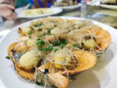蒜蓉粉丝蒸扇贝-明记海鲜大排档(巽寮湾店)