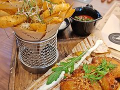 -Mark&Mars Restaurant
