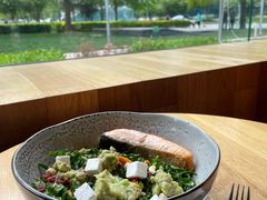 煎三文鱼牛油果色拉-Wagas沃歌斯(环贸店)
