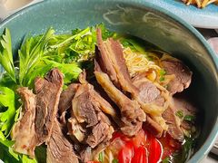 -伴山牛贵州黄牛肉火锅·苗疆非遗艺术餐厅(上海首店)