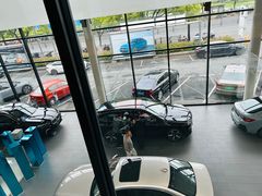 -上海宝信宝马4S店