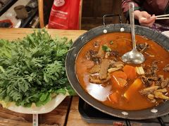 -霄汉牛三鲜湖北砂锅菜(万松园2店)