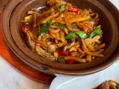 酸萝卜丝炒牛柳-钱塘·粤点坊