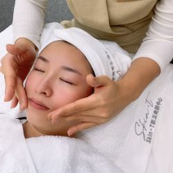 -肌玉·SkiNCare多元化护理中心