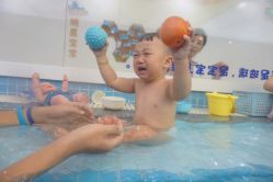 -龙格亲子游泳·水育早教运动中心(泰州海陵店)