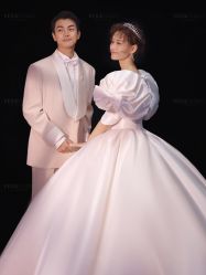 -至臻微拉婚纱摄影