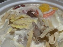 -三人行骨头王火锅(长寿店)