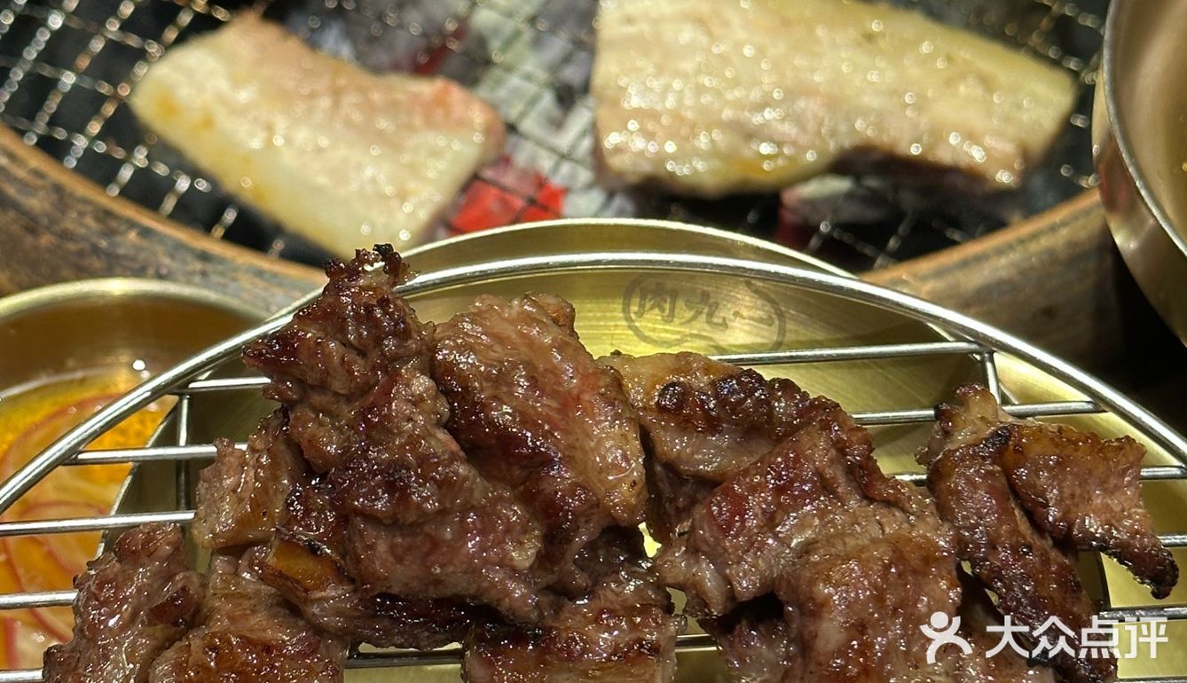 这家烤肉店万圣节氛围💯