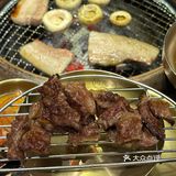 这家烤肉店万圣节氛围💯