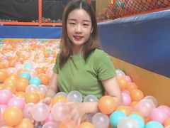 -爱蹦iBOON蹦床运动馆(江汉店)