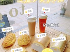 -顶东面包花园·生日蛋糕(世博店)