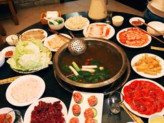 -周老三跷脚牛肉·全牛火锅(非遗传承店)