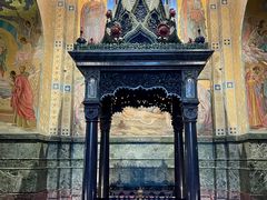 -滴血救世主教堂