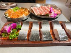 -围炉肉舍丹东海鲜烤肉·烤活鳗(步行街店)