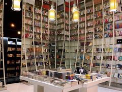 -钟书阁(松江泰晤士小镇店)