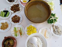 -桥香园云南过桥米线(金马碧鸡店)