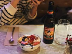 野莓核桃蜂蜜希腊酸奶-The Rug Cafe(王府中环店)