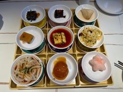 -阿瓦山寨·湘菜现炒·剁椒鱼头王(咸阳总店)
