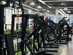 -岩顶健身(玄武店)