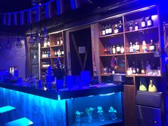 -Mx.cocktail bar