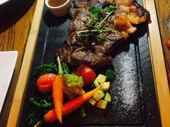 香煎新西兰西冷牛排-MOMENT湖景餐厅(解放路店)
