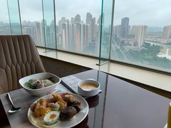 -荣誉国际酒店-云顶旋转餐厅