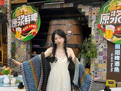 -刘姐啤酒鱼民族演艺餐厅(西街总店)