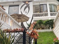 -Mark&Mars Restaurant