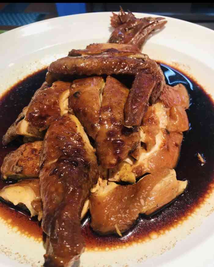 汉宫白领食堂(银城中路店)-"半颗星给充卡大妈.长得像个母坦克,上班.